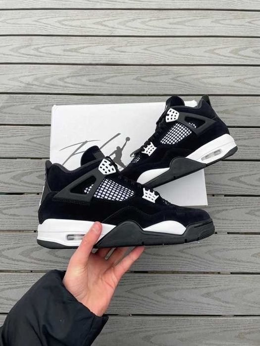 Jordan 4 Retro White Thunder R.44