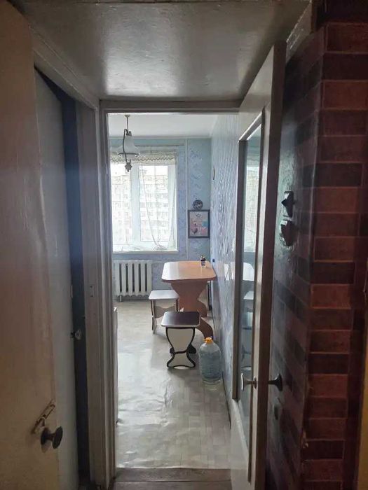 Продам 4к квартиру, косметичний ремонт, вул.Янтарна Лівий берег