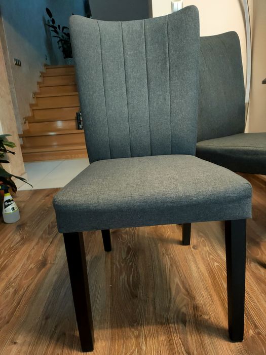 Sprzedam krzesła 4 szt.150 za całość.