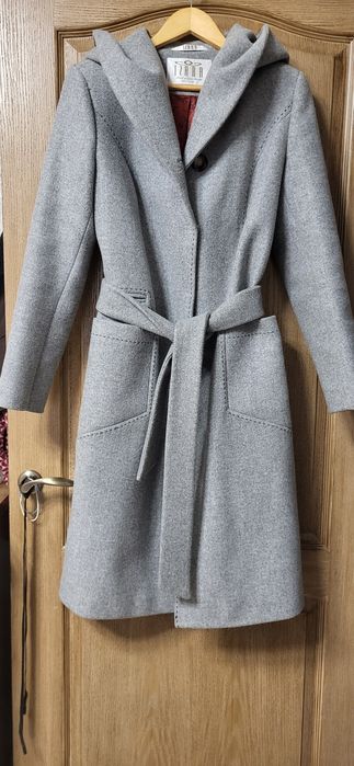 Продам пальто демісезонне