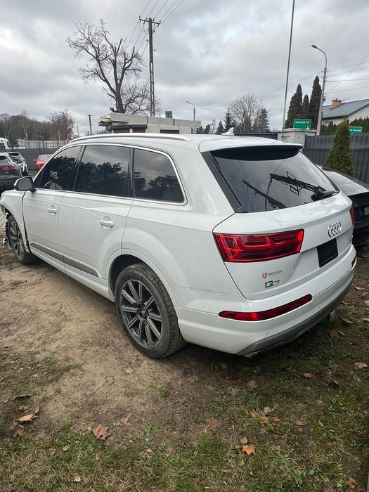 Audi Q7 3.0T V6 Quattro | 2018 | USA | Panorama