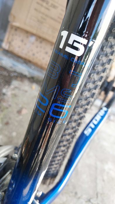 Rower młodzieżowy model MTB Storm Racer 1.0 na kołach 26 cali z ramą o rozmiarze 15 cali.