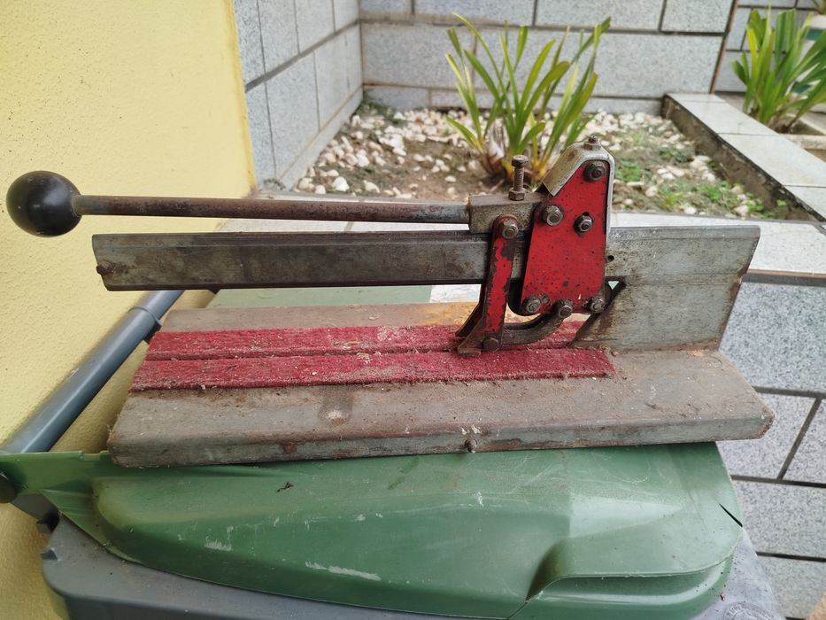 Máquina de cortar cerâmica...