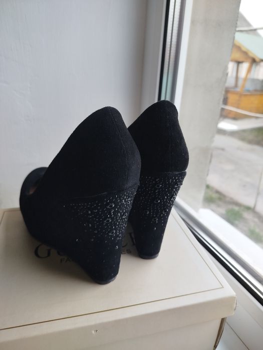 Жіночі туфлі 37 розмір