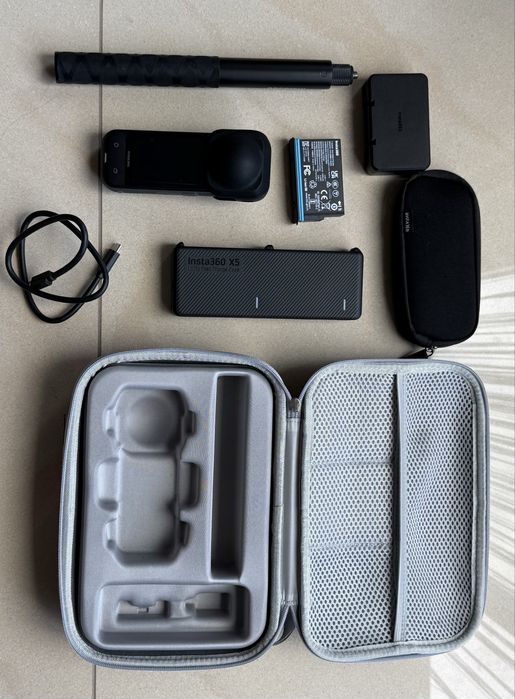 Kamera sportowa Insta 360 X5 Essentials Bundle