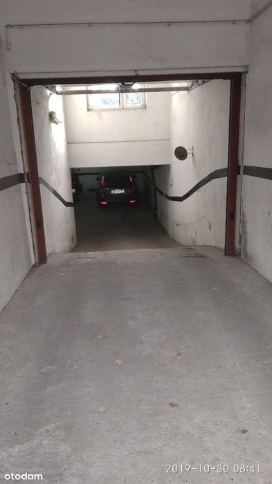Garaż na wynajem w Pradze-Południe