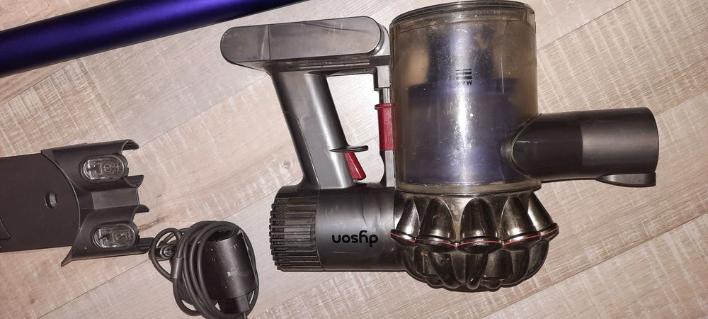 Пилесос акумуляторний Dyson DC 62/ V6 Slim.