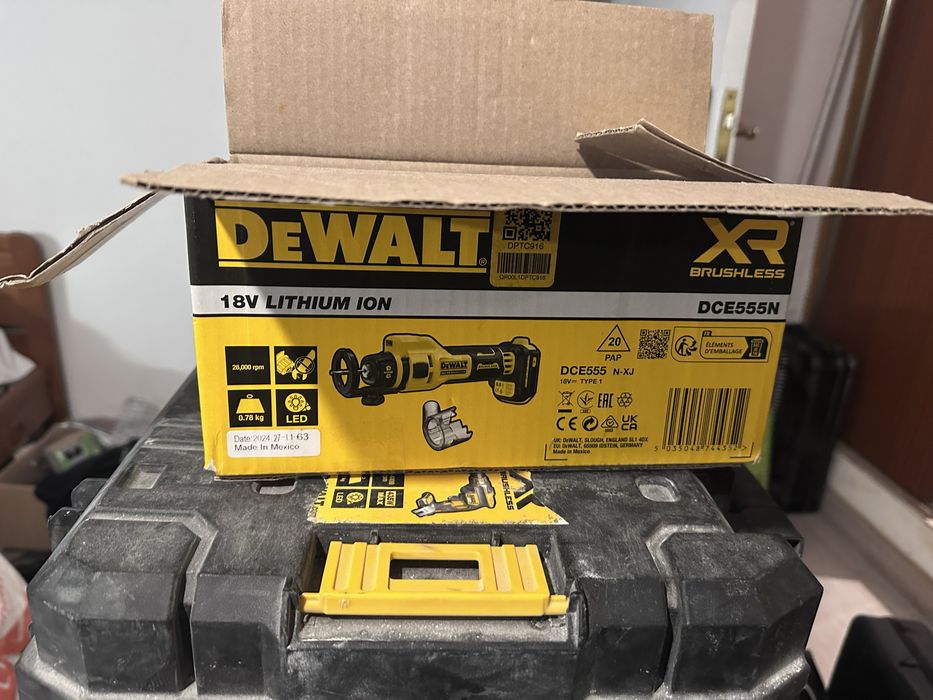 Selling tools.444828280664238081