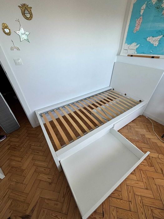 Cama de solteiro, com gavetas ikea
