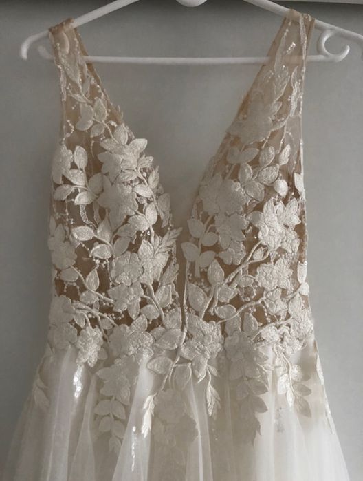 Suknia ślubka z koronką