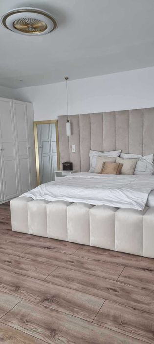 Łóżko tapicerowane box panele na wymiar łóże projekt półwałki welur