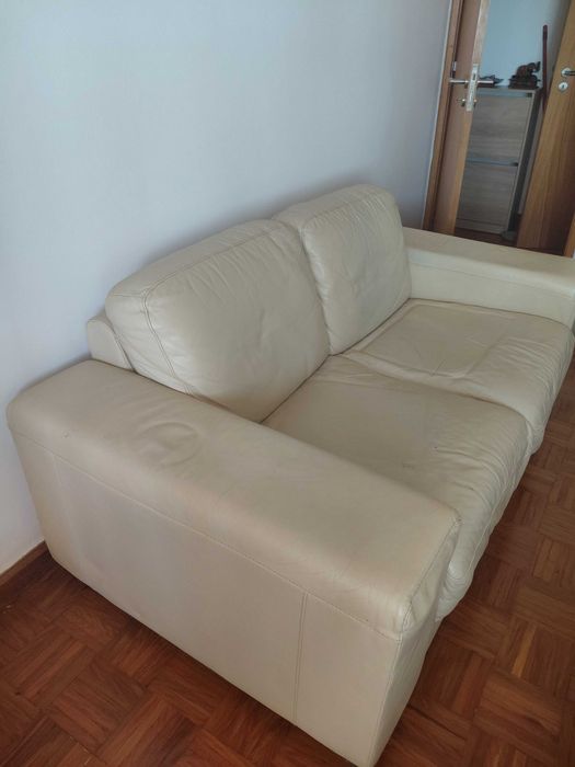 Sofá Divani Divani 2 Lugares em Pele - 100€ (Negociável)