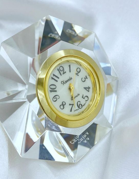 Настільний годинник-діамант зі скла, кварцовий механізм