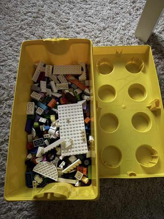 Класичний лего оригінал в ящику (чи для деталій ) .