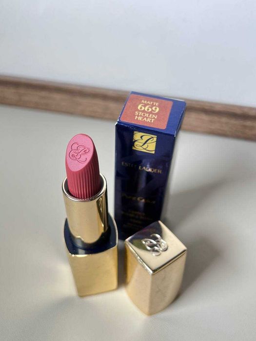 Губна помада Estee Lauder Pure Color