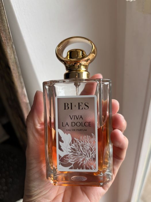 Bi es piękne perfumy pachnie mocno i podobne do lancome
