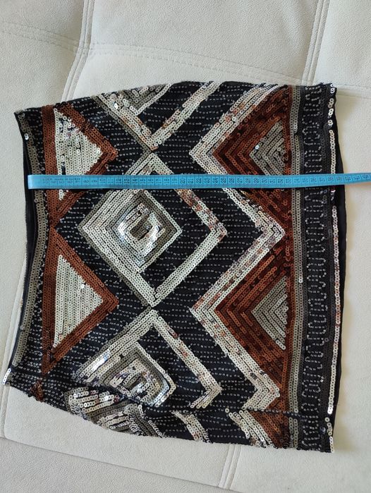 Продам спідницю з пайєтками