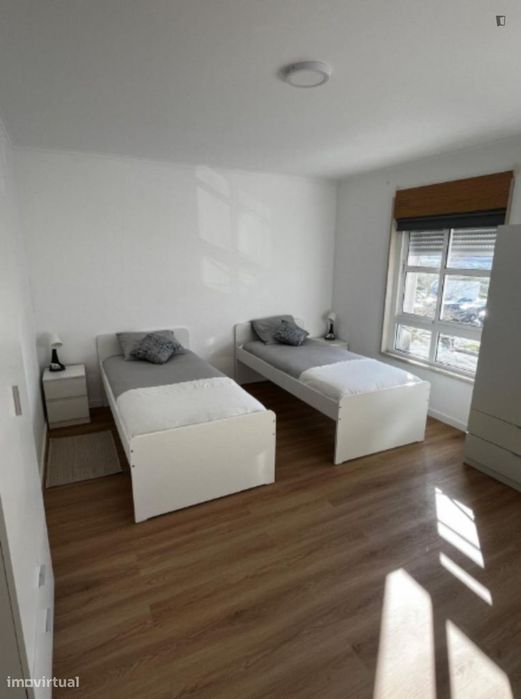 Quarto - localizado em Lumiar Lisbon