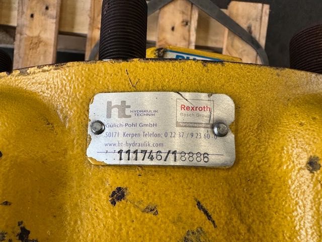 SILNIK hydrauliczny poclain duży do wiertnicy