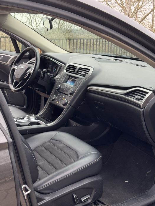 Ford Fusion 2017 рік 2.0 гібрид