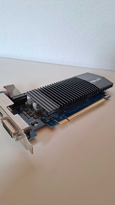 Placa gráfica Nvidia Geforce Asus GT 710 / 1GB GDDR5
