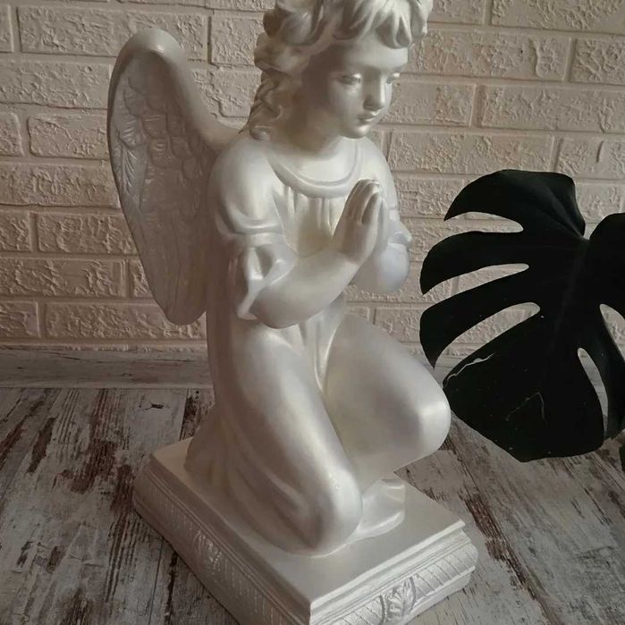 Ангел гіпсовий,великий