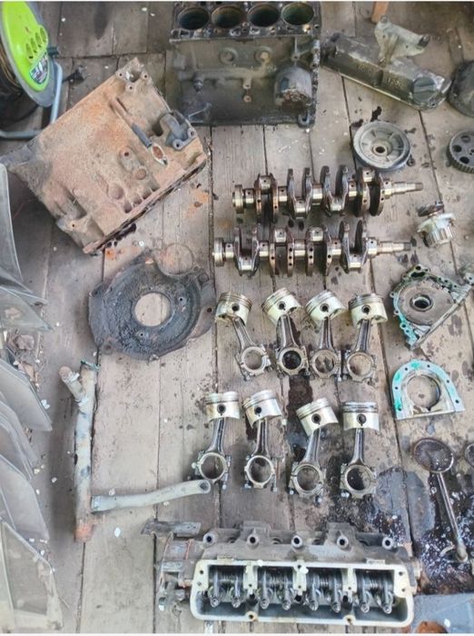 Двигатель в разборе