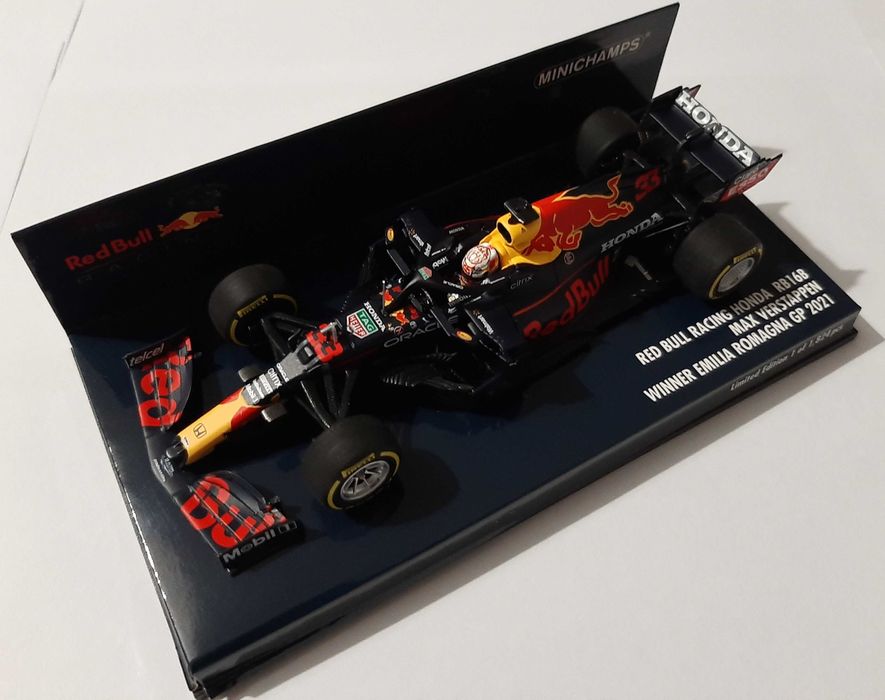 Max Verstappen Red Bull RB16B 2021 Minichamps