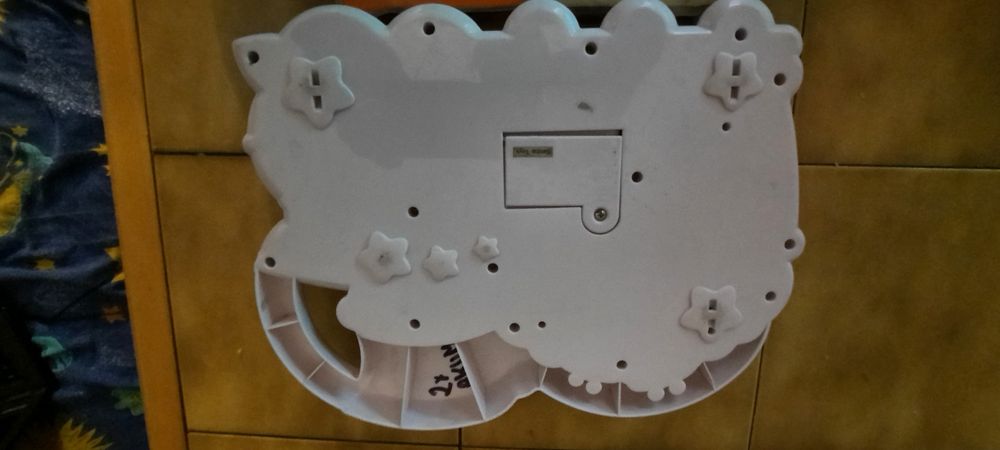 Pozytywka grająca na baterię dla dziecka maskotki.