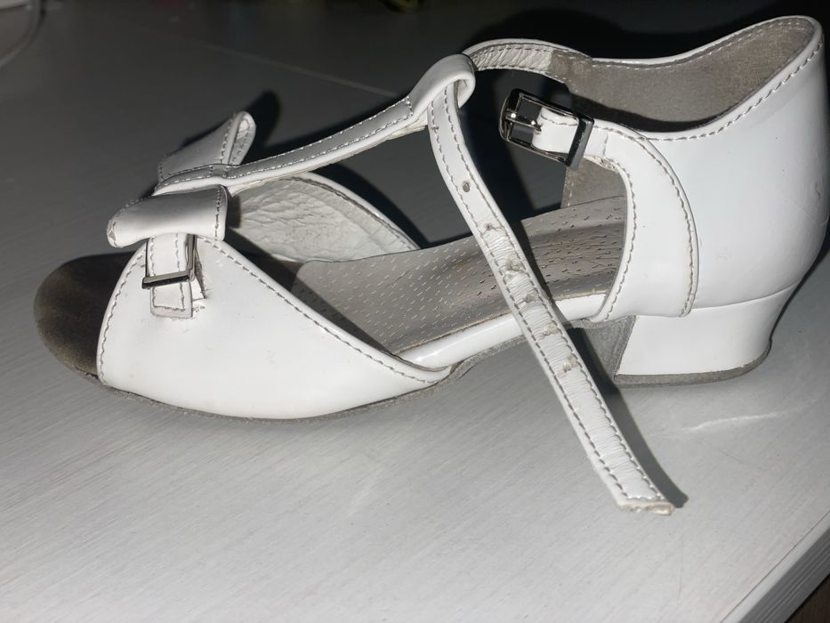 Туфлі для бальних танців