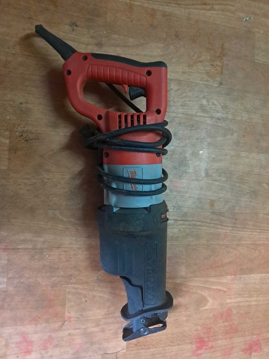 Piła szablasta Milwaukee Super Sawzall lisi ogon