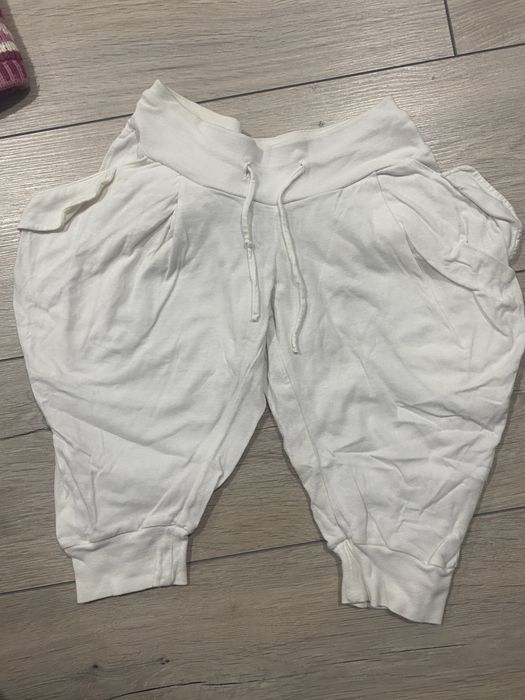 Віддам безкоштовно речі на дівчинку 9 міс -1 рік