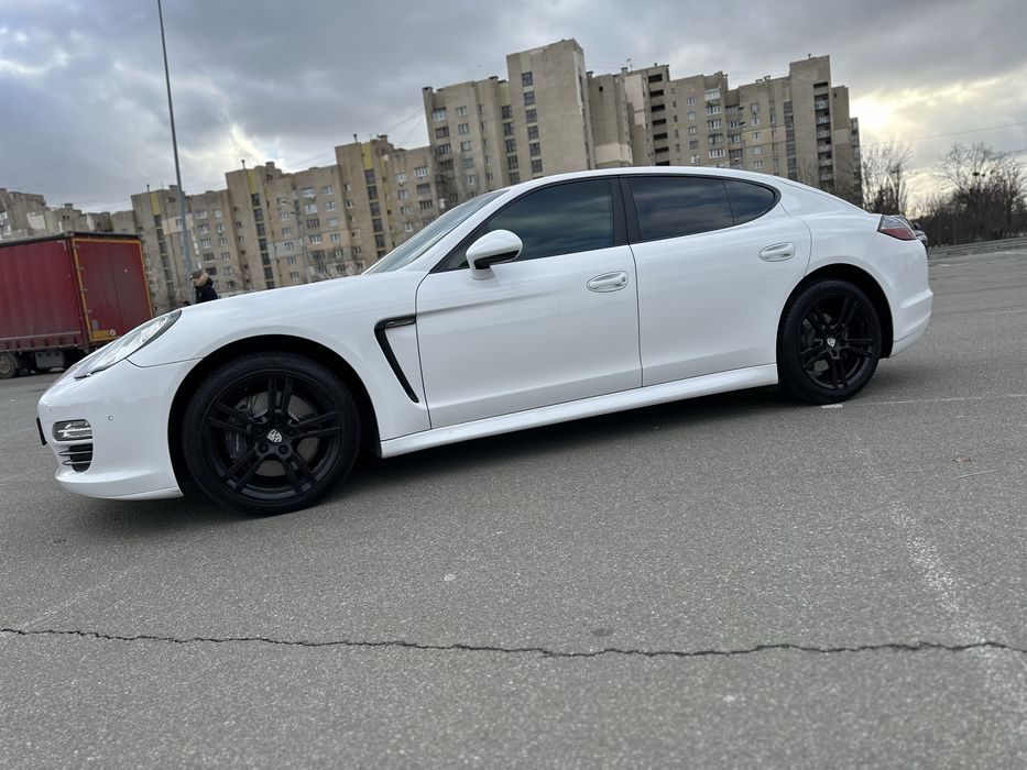 Porsche Panamera 4S 3.6, можливий обмін, в тому числі нерухомість з доплатою