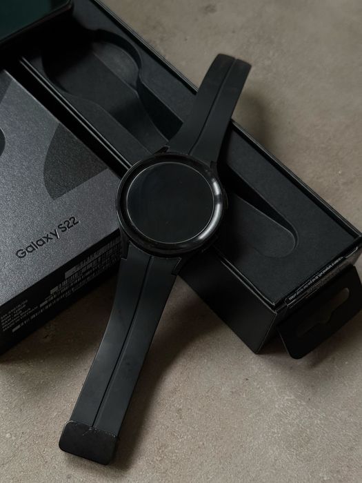 Samsung Galaxy S22 + Galaxy Watch5 Pro