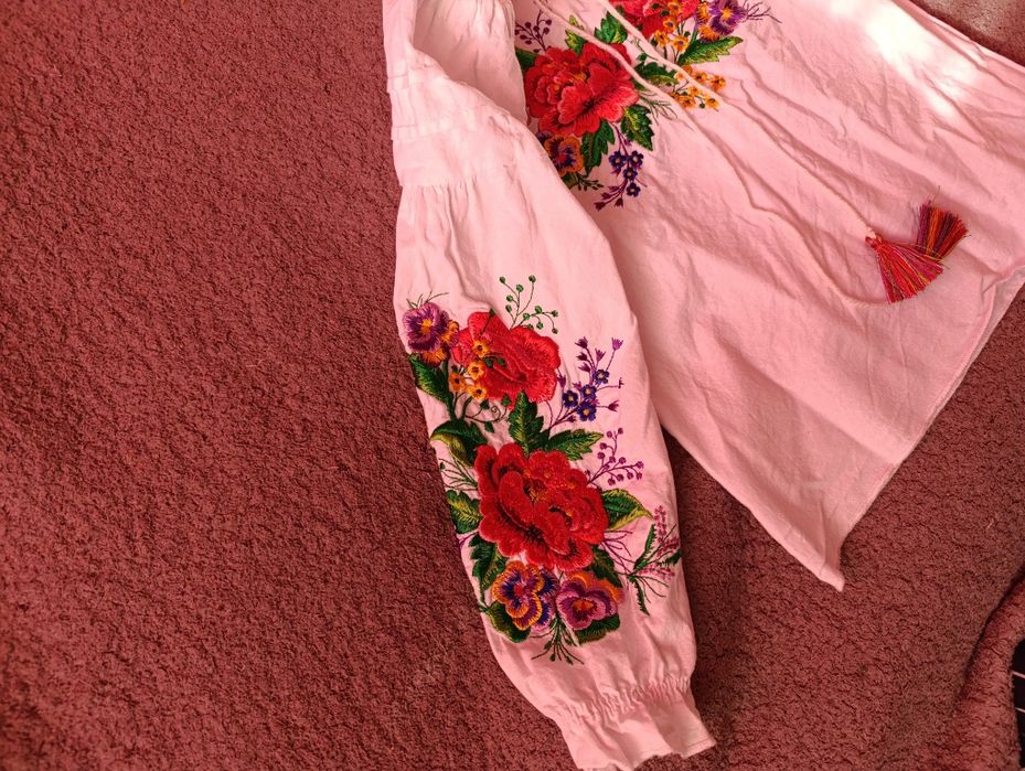 Продам вишиванку та спідницю