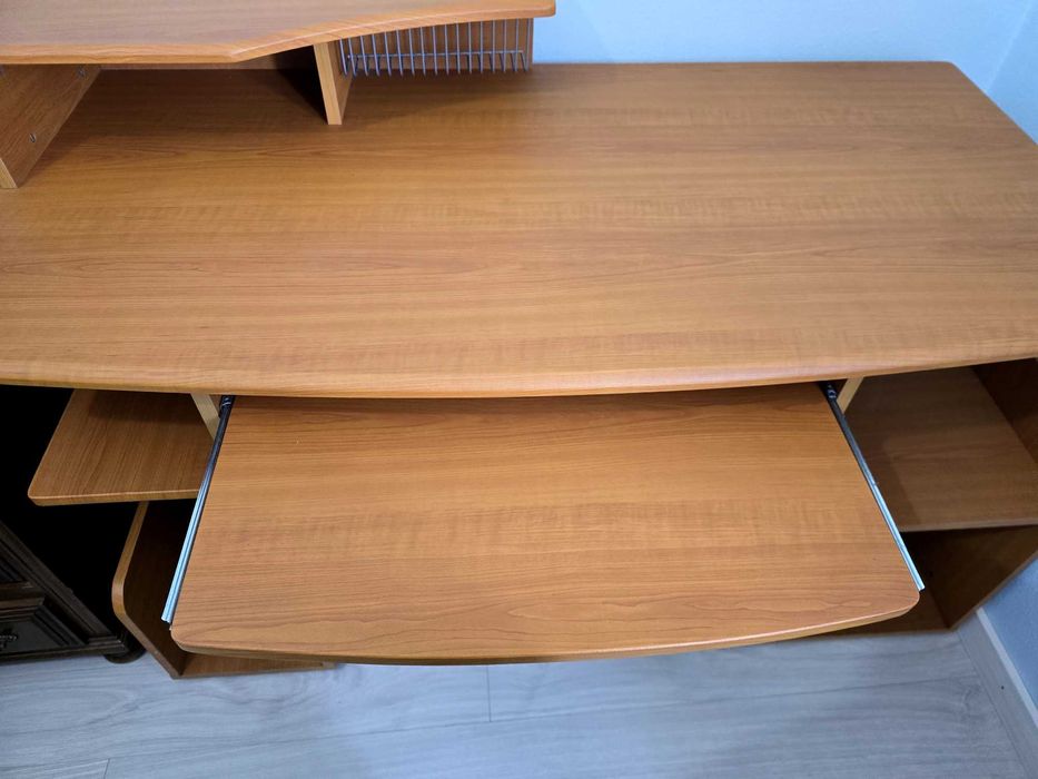 Secretária para Computador
