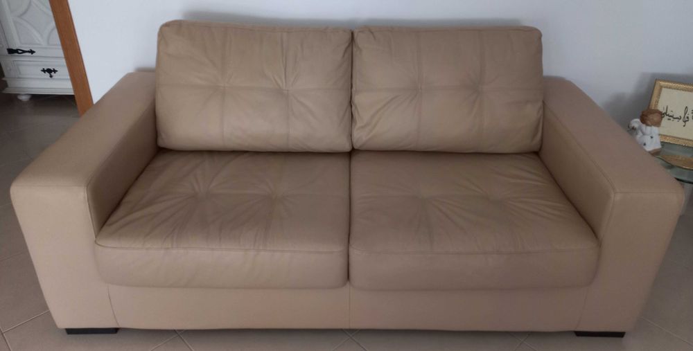 Sofá-cama de 2 lugares , em napa bege