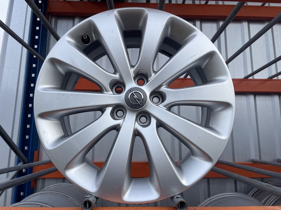 Astra J 17 cali, 5x105 super stan!