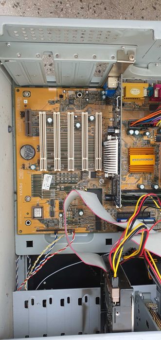 Retro komputerek pod OC Celeron ECS P6VXA 256ram ATI Radeon R9250 128mb!