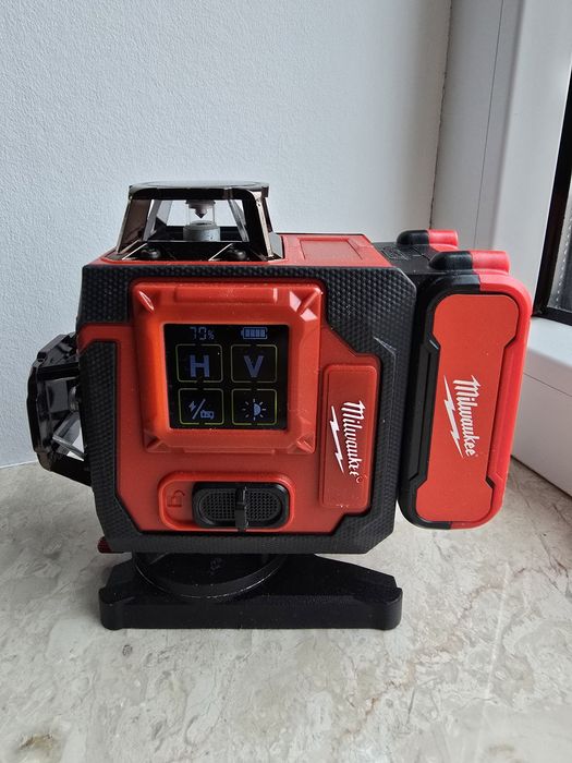Лазерний рівень Milwaukee 4D 16 ліній, лазерный уровень