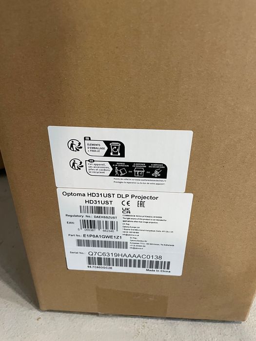 Projektor OPTOMA HD31UST – ultra-krótki rzut, rok 2023, mały przebieg