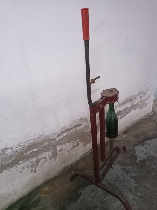 Máquina de enrolhar garrafas de vinho