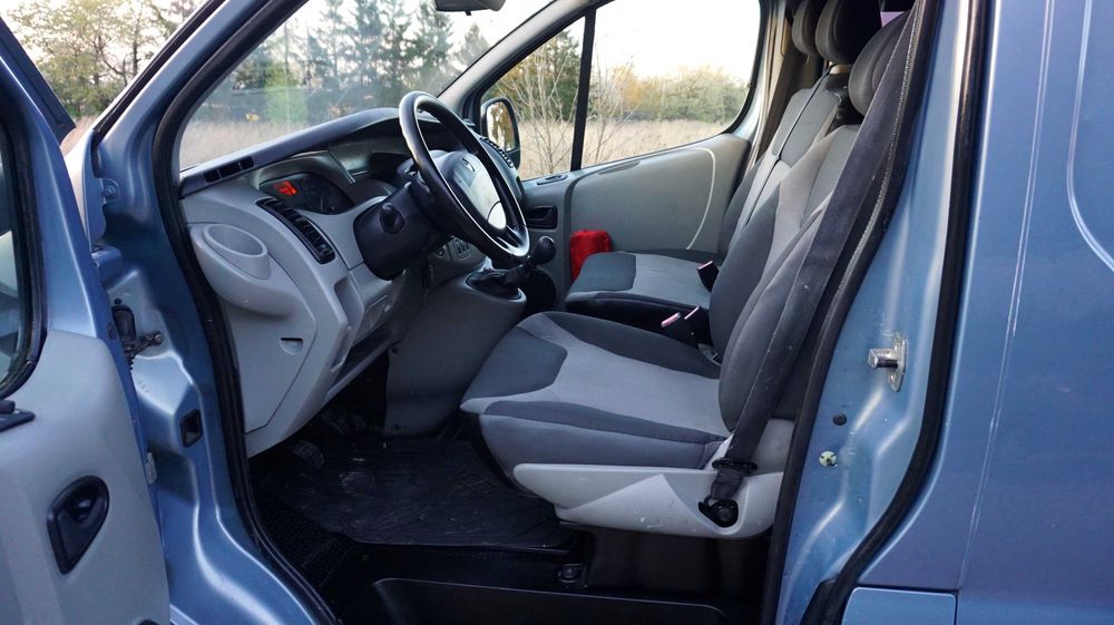 Renault Trafic 2.0 115 km ** Bagażnik Dachowy ** Sprowadzony ** Klima