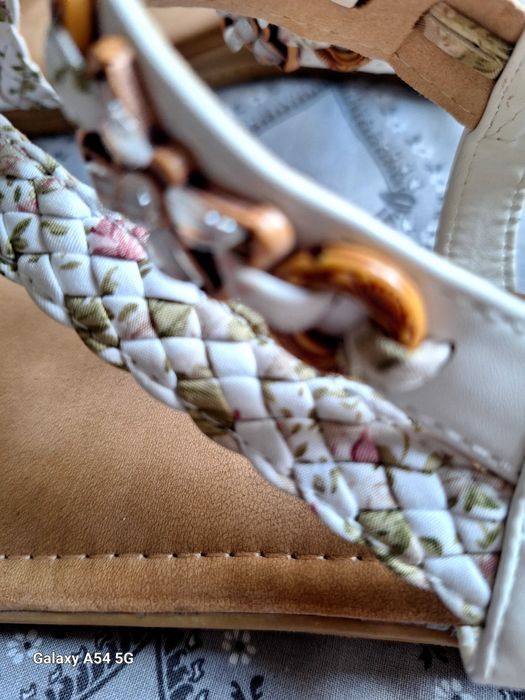 Sandálias Sra baratas e boas