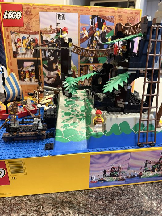 Rock Island Refuge #6273 LEGO Pirates