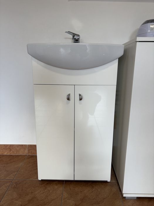 Szafka z umywalką cersanit