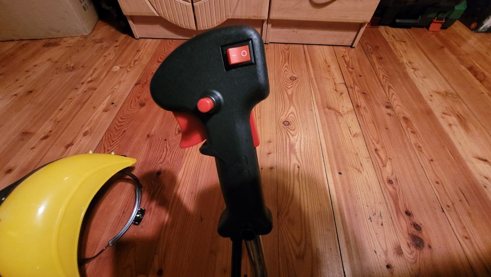 Kosa podkaszarka wykaszarka nowa