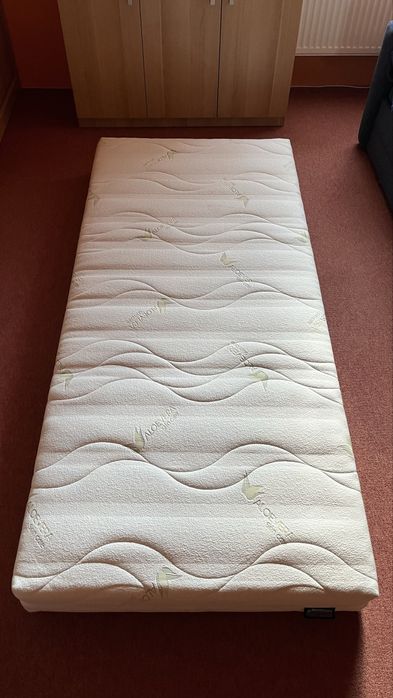 Materac Termopur Comfort Vakuo 90x200x19 cm 14 kg  z pokrowcem Aloe Vera bardzo krótko używany