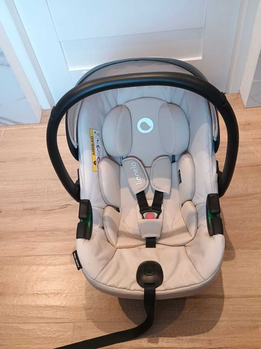 Fotelik Lionelo z bazą ISOFIX