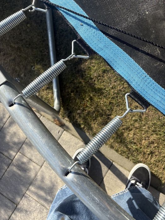 Sprężyny do trampoliny cena za sztuke 1 zl.